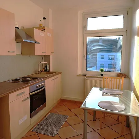 Apartment 2 Zimmer Mit Kueche Und Bad