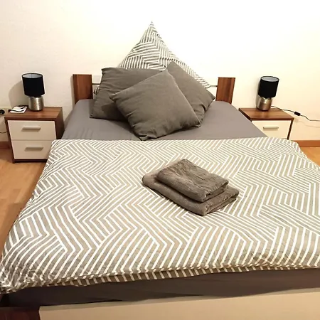 Apartment 2 Zimmer Mit Kueche Und Bad *