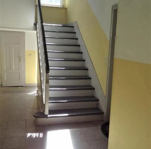 2 Zimmer Mit Kueche Und Bad Lägenhet *