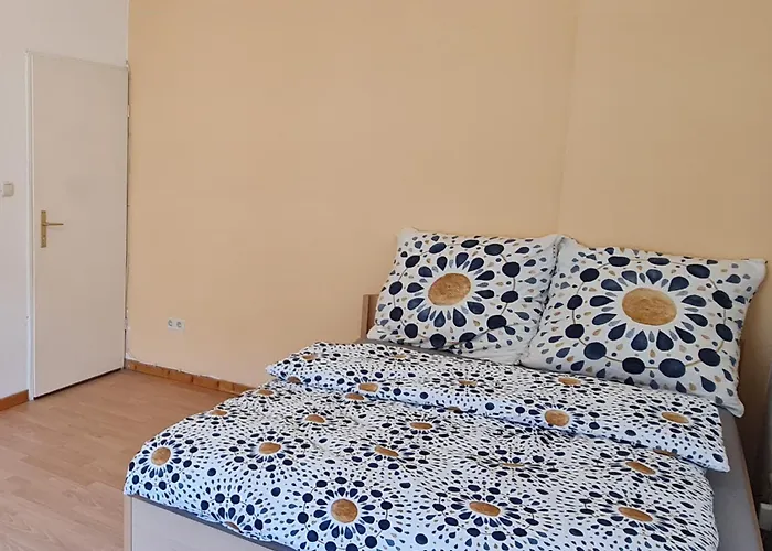 Lägenhet 2 Zimmer Mit Kueche Und Bad *